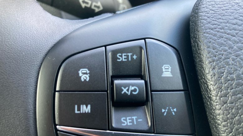 Ford Transit 350 L2 Diesel Fwd 2.0 EcoBlue 130ps H2 Leader Van [DAP]